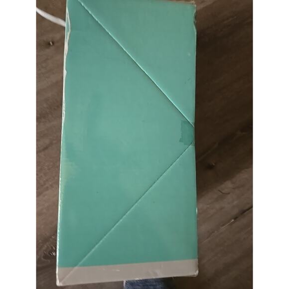 “I Love Lucy" Baby Lucy Doll - Grape Stomping Episode 150 open Box - Picture 4 of 8